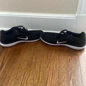 Nike black sneakers